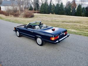 Mercedes-Benz 560 SL 1986 года  (NA)